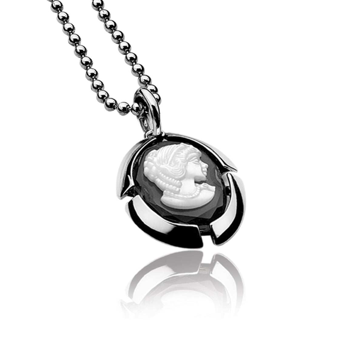 Cameo Pendant Small - Black - ZIH734Z